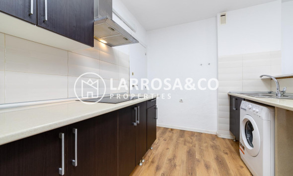 Resale - Apartment - Torrevieja - Playa del cura