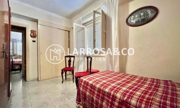 Resale - Apartment - Torrevieja - Estacion de autobuses