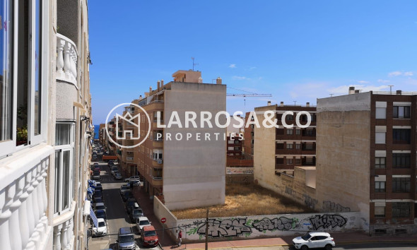 Resale - Apartment - Torrevieja - Estacion de autobuses