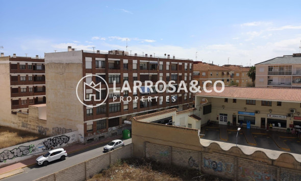 Resale - Apartment - Torrevieja - Estacion de autobuses