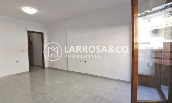 Herverkoop - Apartment - Torrevieja - Estacion de autobuses