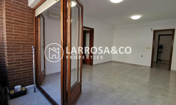 Resale - Apartment - Torrevieja - Estacion de autobuses