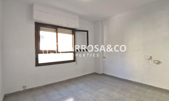 Reventa - Apartamento - Torrevieja - Estacion de autobuses