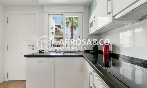 Resale - Apartment - Torrevieja - Sector 25