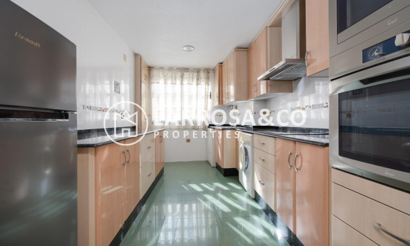 Resale - Apartment - Torrevieja - Playa del cura