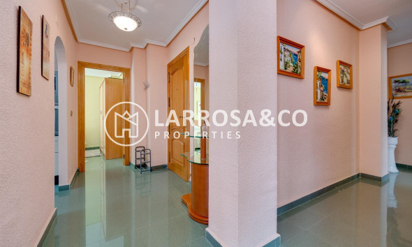 Resale - Apartment - Torrevieja - Playa del cura