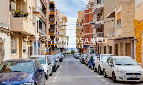 Resale - Apartment - Torrevieja - Playa del cura