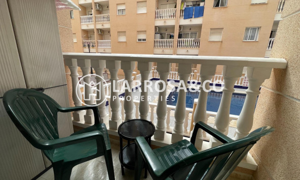 Resale - Apartment - Torrevieja - Estacion de autobuses