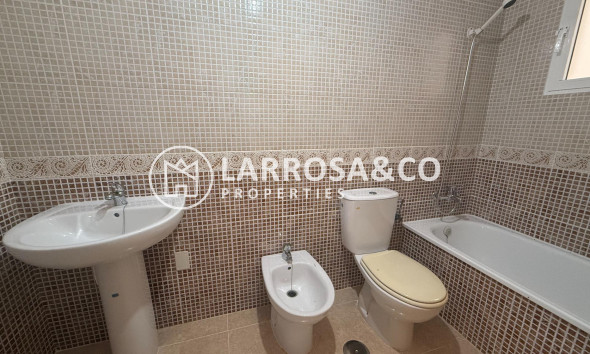 Resale - Apartment - Torrevieja - Centro