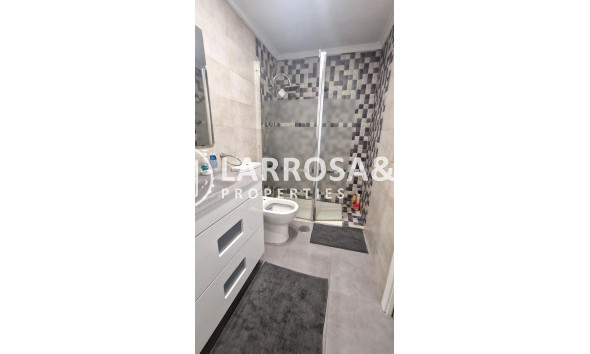 Resale - Apartment - Torrevieja - Parque las naciones