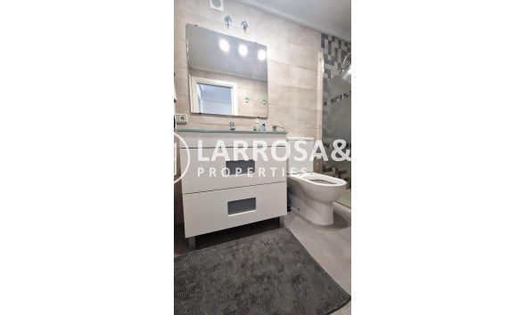 Resale - Apartment - Torrevieja - Parque las naciones