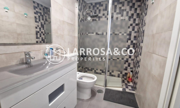 Resale - Apartment - Torrevieja - Parque las naciones