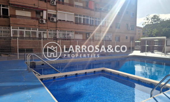 Resale - Apartment - Torrevieja - Parque las naciones