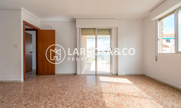 Resale - Apartment - Torrevieja - Playa del cura