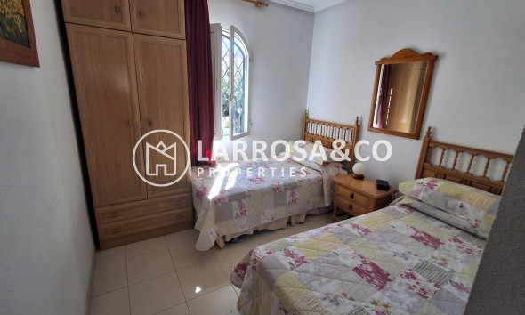 Resale - Bungalow - Torrevieja - Doña ines