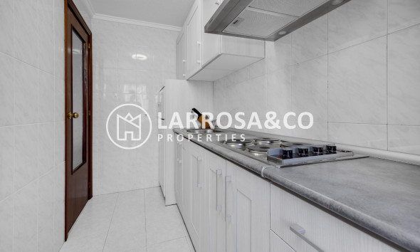 Resale - Apartment - Torrevieja - Centro