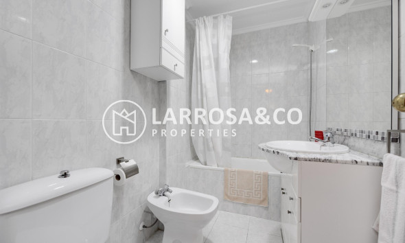 Resale - Apartment - Torrevieja - Centro