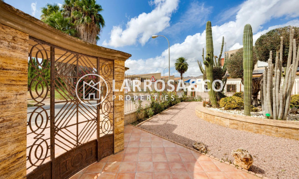 Resale - Detached House/Villa - Orihuela - Desamparados-Hurchillo-Torremendo