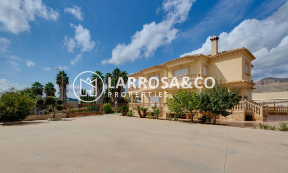 Resale - Detached House/Villa - Orihuela - Desamparados-Hurchillo-Torremendo