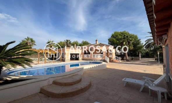 Resale - Detached House/Villa - Dolores - CMNO. ESCORREDOR