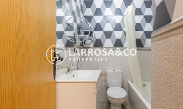 Resale - Apartment - Torrevieja - Centro