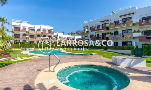 Resale - Apartment - Orihuela costa - Punta Prima