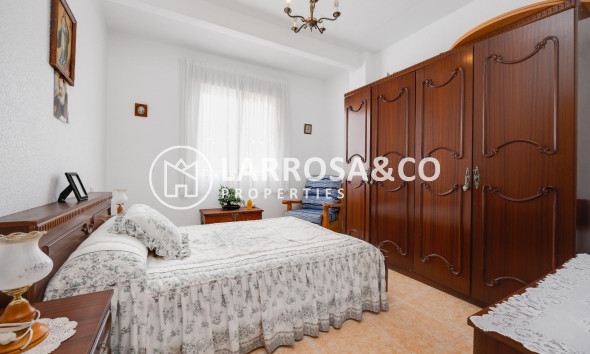 Resale - Apartment - Torrevieja - Playa del cura