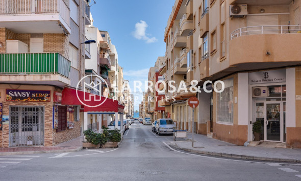 Resale - Apartment - Torrevieja - Playa del cura