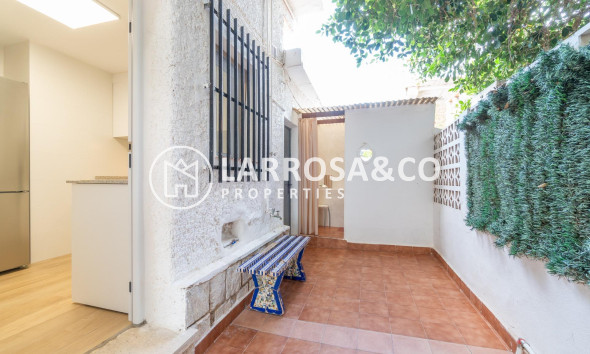 Resale - Semi-detached house - Torrevieja - Aguas Nuevas