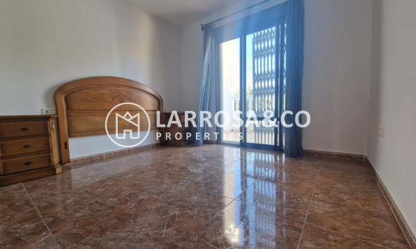 Herverkoop - Semi-detached house - Torrevieja - Estacion de autobuses