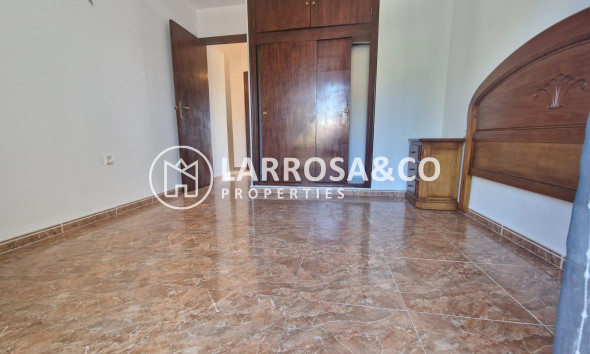 Resale - Semi-detached house - Torrevieja - Estacion de autobuses