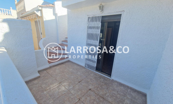 Resale - Semi-detached house - Torrevieja - Estacion de autobuses