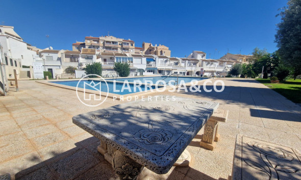 Resale - Semi-detached house - Torrevieja - Estacion de autobuses