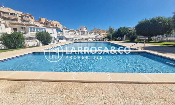 Resale - Semi-detached house - Torrevieja - Estacion de autobuses