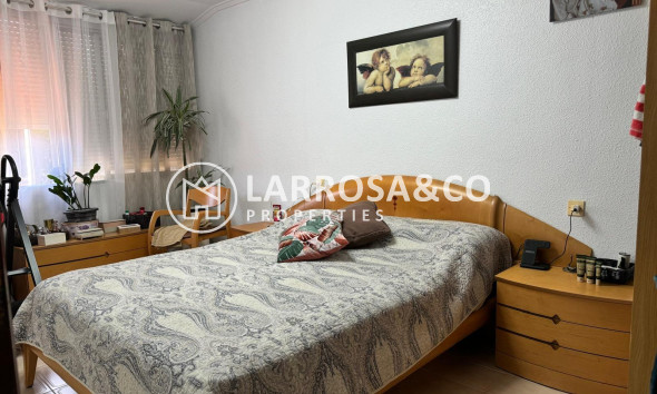 Resale - Semi-detached house - Torrevieja - Playa de los Naufragos