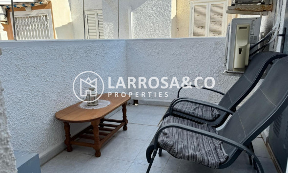 Resale - Semi-detached house - Torrevieja - Playa de los Naufragos