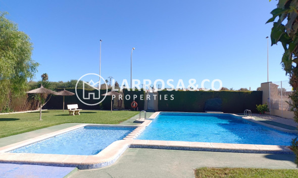 Resale - Bungalow - Torrevieja - La Siesta - El Salado - Torreta