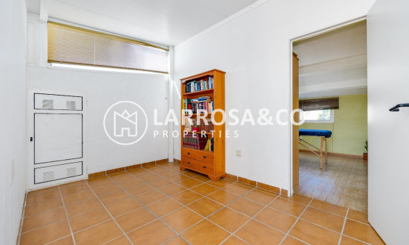 Resale - Semi-detached house - Torrevieja - Aguas nuevas 2