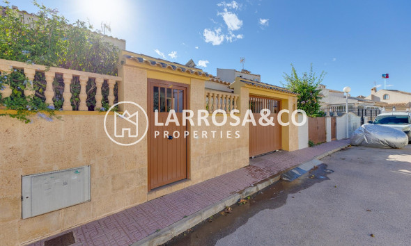 Resale - Semi-detached house - Torrevieja - Aguas nuevas 2