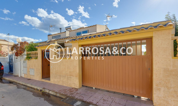 Resale - Semi-detached house - Torrevieja - Aguas nuevas 2