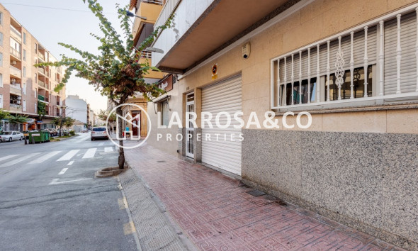 Reventa - Adosado - Torrevieja - Centro