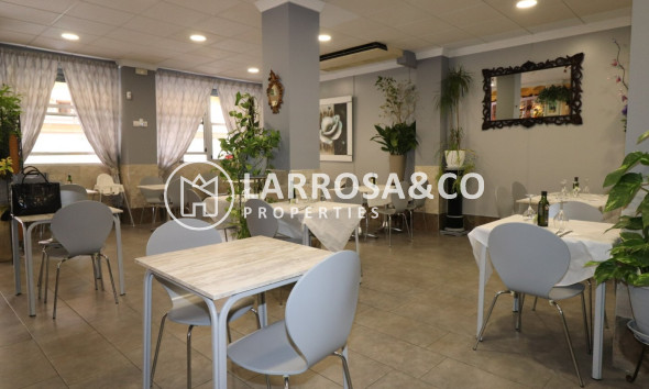 A Vendre - Commercial space - Torrevieja - Playa del cura