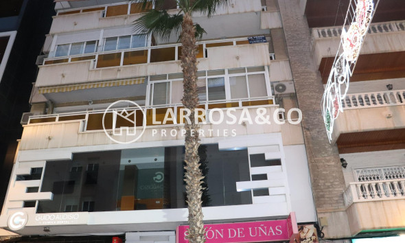 Resale - Apartment - Torrevieja - Centro