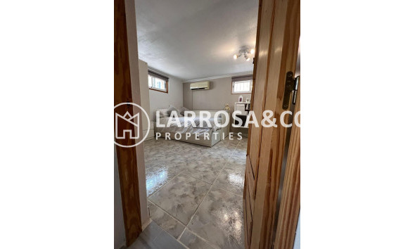 Resale - Detached House/Villa - Orihuela costa - Villamartin 