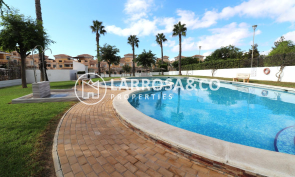 Resale - Semi-detached house - Torrevieja - Aguas Nuevas