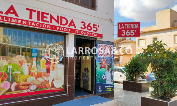 Reventa - Local - Torrevieja - Aguas Nuevas