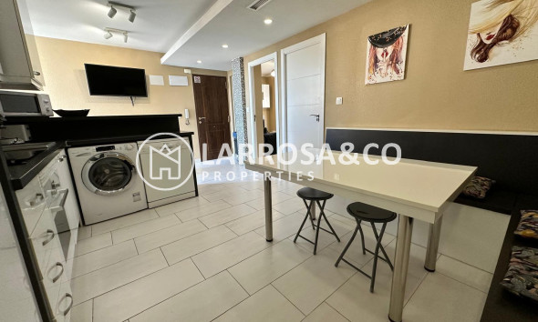 A Vendre - Apartment - Torrevieja - Paseo maritimo