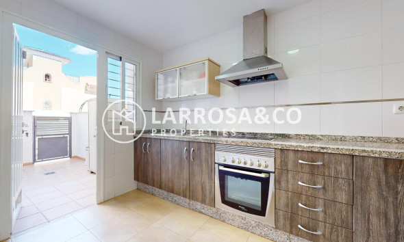 Resale - Semi-detached house - Pilar de la Horadada - Las Higuericas