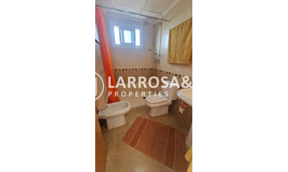 Resale - Semi-detached house - Los Montesinos - La Herrada