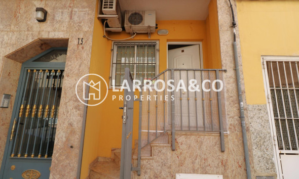 Resale - Apartment - Torrevieja - Acequion